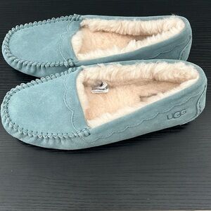 Ugg blue moccasins slippers size 9
